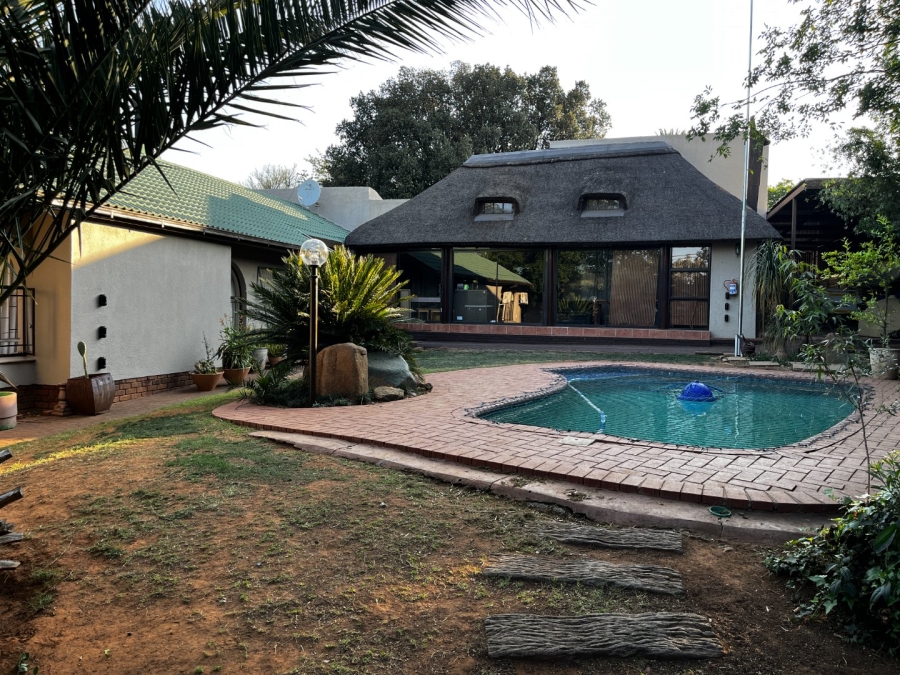 4 Bedroom Property for Sale in Pellissier Free State